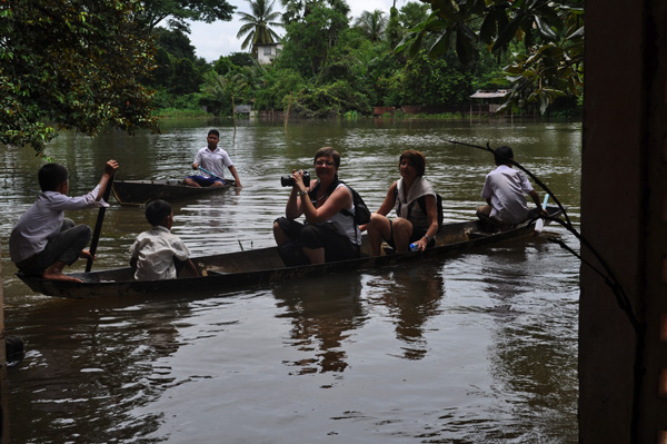 Photo : L'inauguration en pr�sence des voyageurs de juillet